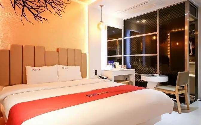 Oda (Drive-in Suite room)