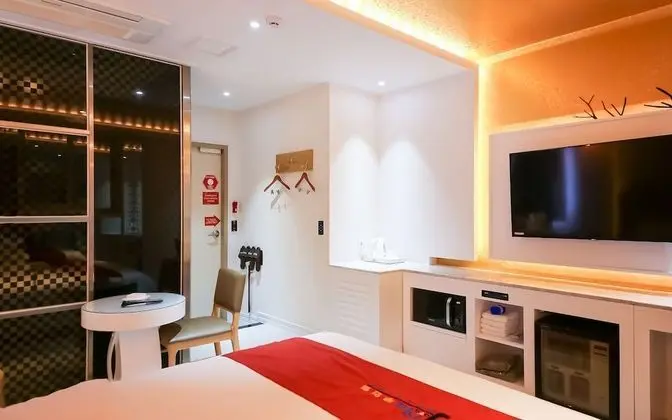 Oda (Drive-in Suite room)