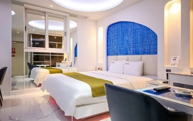 Oda (Drive-in Suite room)