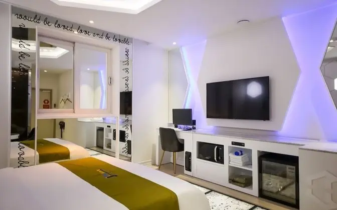 Oda (Drive-in Suite room)