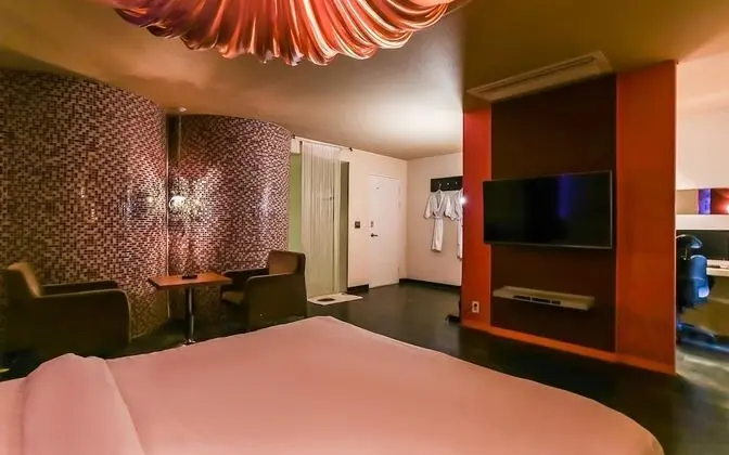 Oda (Club Suite)