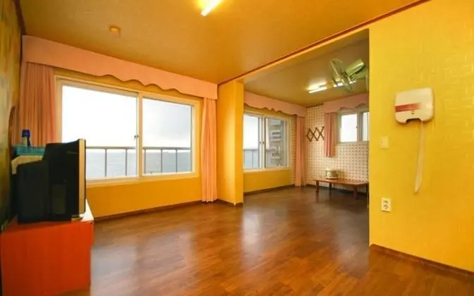 Oda (Big Ondol Room 303 (Ocean View))