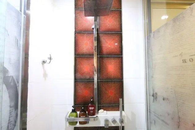 Premium Tek Büyük Yataklı Oda