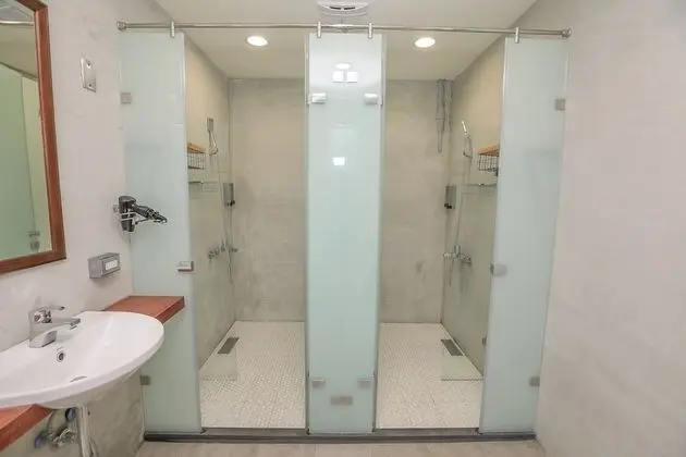 Ortak Ranzalı Oda, Karma Ranzalı Oda, Ortak Banyo (Double Bed )