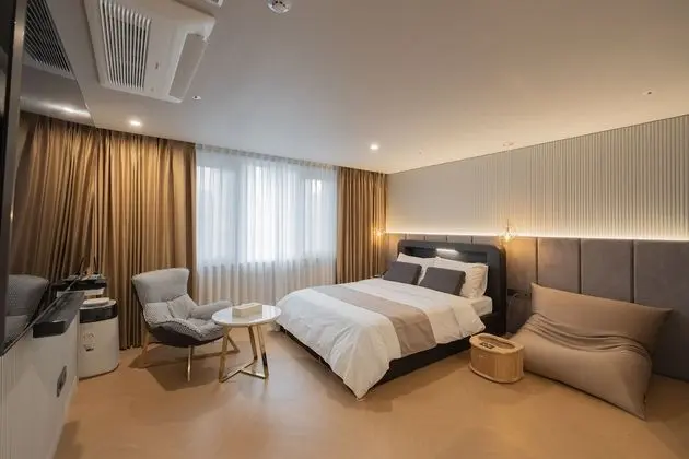 Luxury Tek Büyük Yataklı Oda