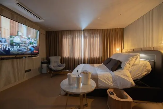 Luxury Tek Büyük Yataklı Oda