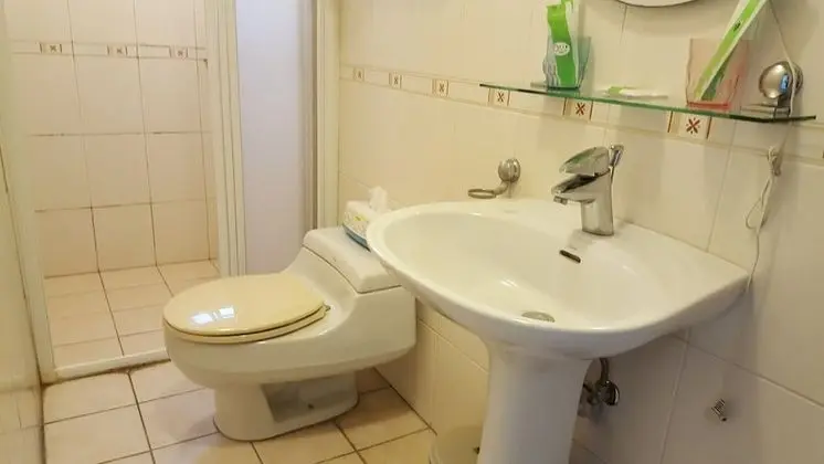 Tek Büyük Yataklı Oda, Balkon