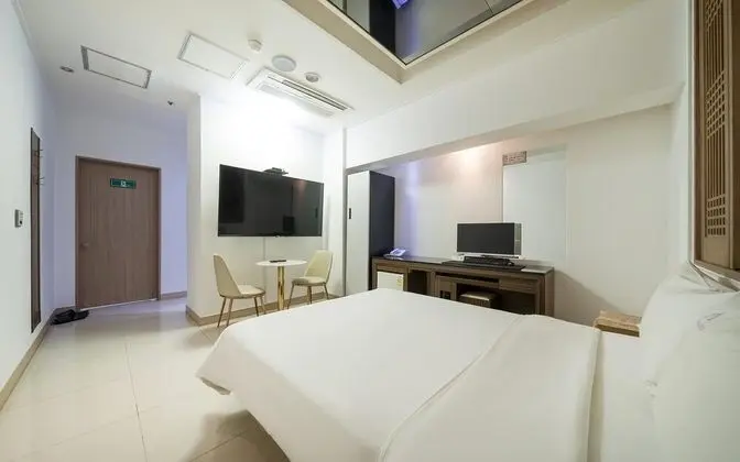 Oda (Deluxe Non-Smoking Room)