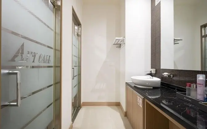 Oda (Deluxe Non-Smoking Room)