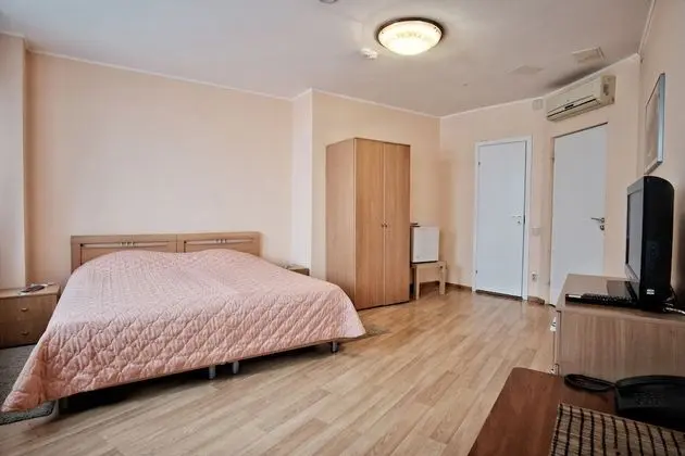 Standard Tek Büyük veya İki Ayrı Yataklı Oda, Balkon