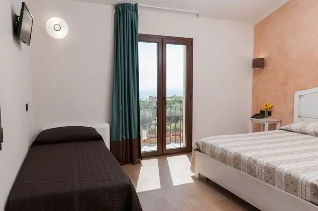 Üç Kişilik Oda, Balkon