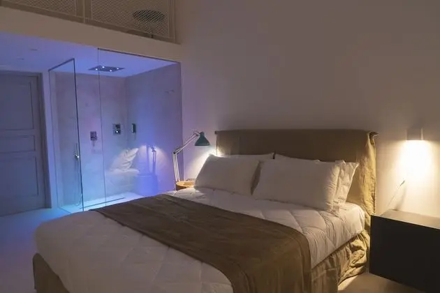 Luxury Oda
