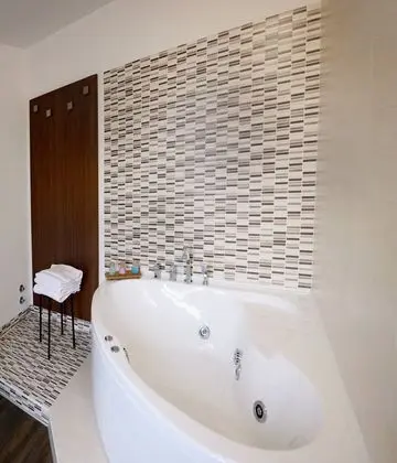 Deluxe Tek Büyük Yataklı Oda, Birden Çok Yatak, Jakuzi (n°6)