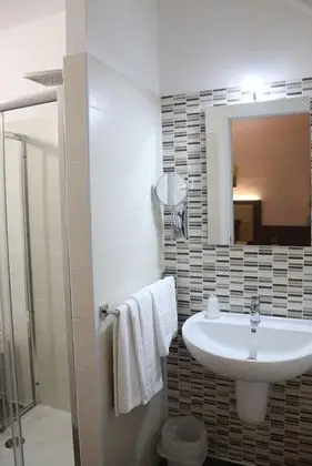 Tek Büyük Yataklı Oda, Birden Çok Yatak, Özel Banyo (n°5)
