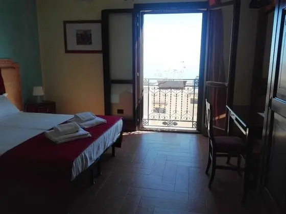 Basic Tek Büyük Yataklı Oda, Dağ Manzaralı