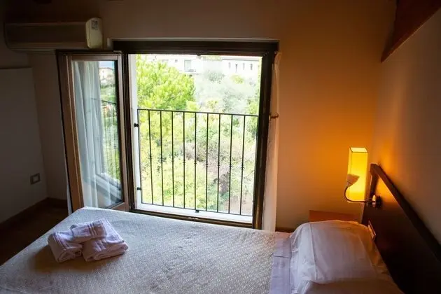 Classic Tek Büyük Yataklı Oda