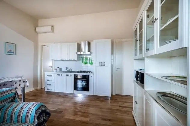 Daire, 2 Yatak Odası, Deniz Manzaralı, Denize Sıfır