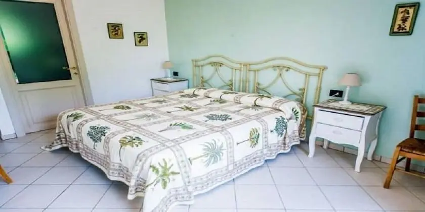 Tek Büyük veya İki Ayrı Yataklı Oda, Bahçe Manzaralı