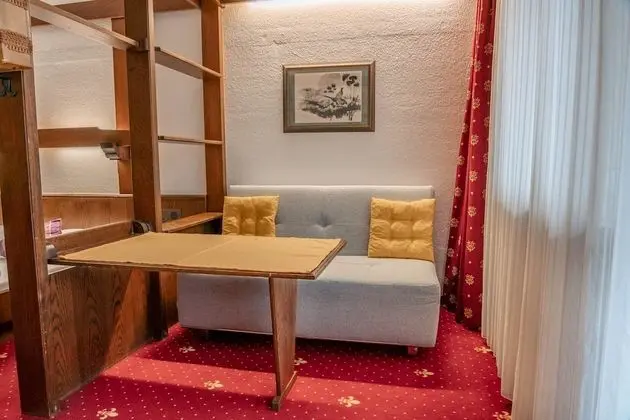 Dört Kişilik Oda, 1 Yatak Odası