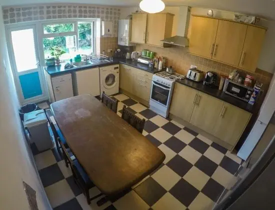 Tek Büyük Yataklı Oda (in Shared House 3)