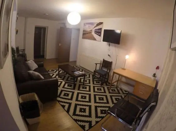 Tek Büyük Yataklı Oda (in Shared House 3)