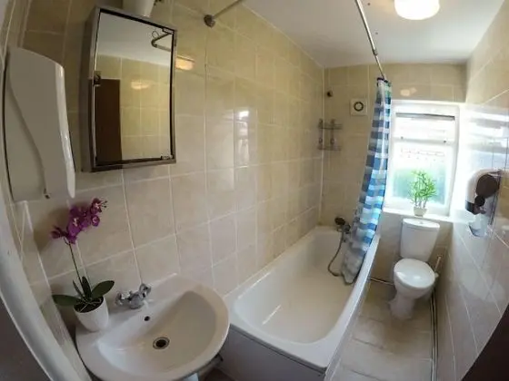 Tek Büyük Yataklı Oda (in Shared House 3)