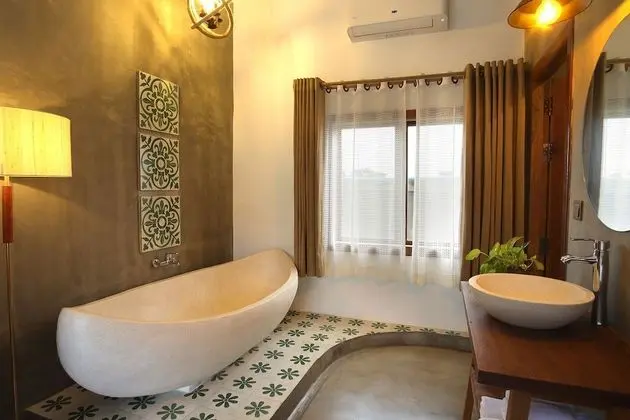 One-Bedroom Suite - Free Pickup