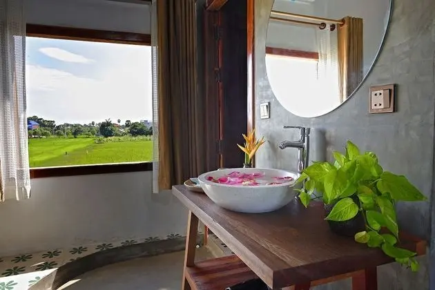 One-Bedroom Suite - Free Pickup
