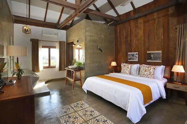 Two-Bedroom Villa - Free Pickup