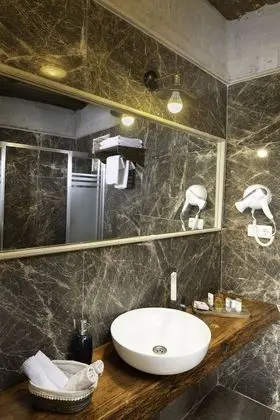 103 Deluxe Room