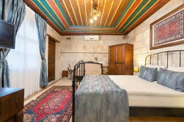 https://images.odamax.com/img/1024x768/odamax/image/upload/Doors_Of_Cappadocia_202509101410099_1.jpg