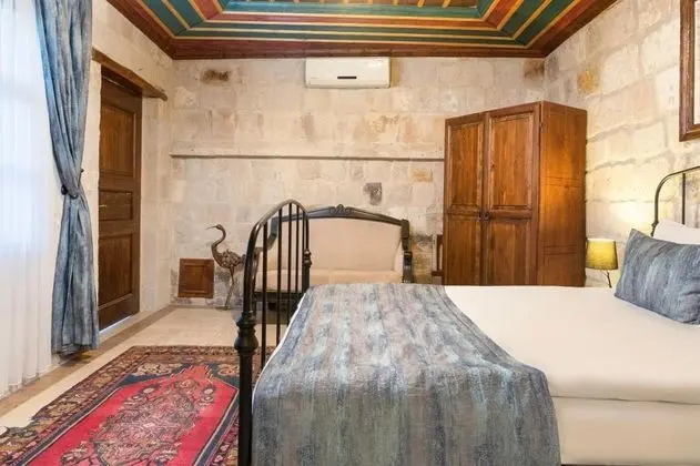 https://images.odamax.com/img/1024x768/odamax/image/upload/Doors_Of_Cappadocia_202509101410124_4.jpg