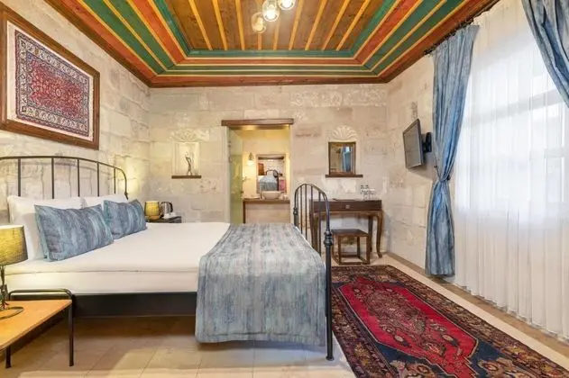 https://images.odamax.com/img/1024x768/odamax/image/upload/Doors_Of_Cappadocia_202509101410133_5.jpg