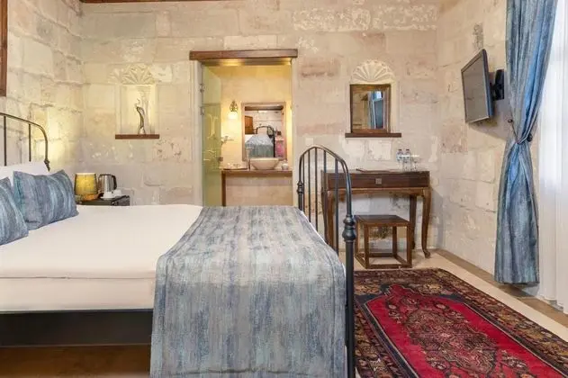 https://images.odamax.com/img/1024x768/odamax/image/upload/Doors_Of_Cappadocia_202509101410157_8.jpg