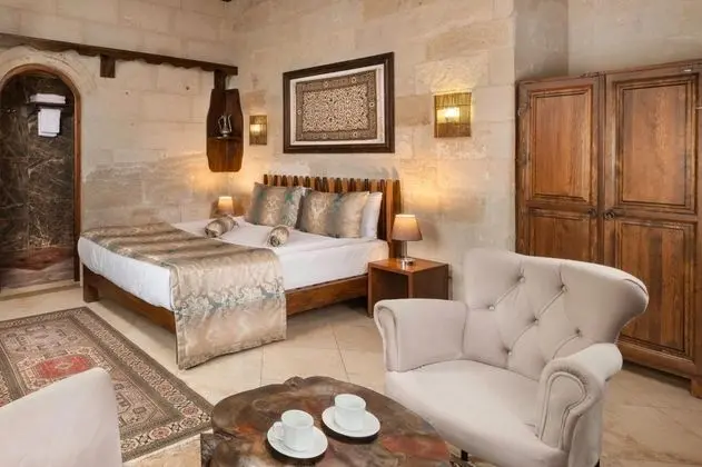 https://images.odamax.com/img/1024x768/odamax/image/upload/Doors_Of_Cappadocia_202509101420186_10.jpg