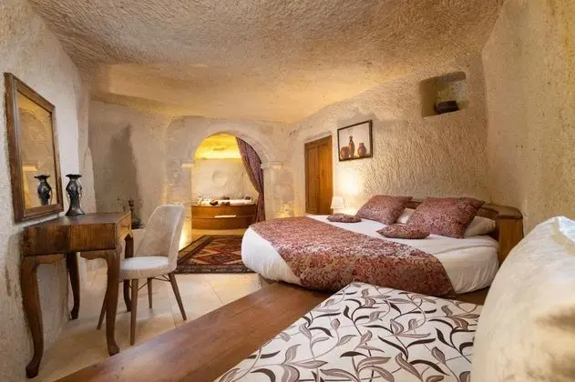 https://images.odamax.com/img/1024x768/odamax/image/upload/Doors_Of_Cappadocia_202509101546069_7.jpg