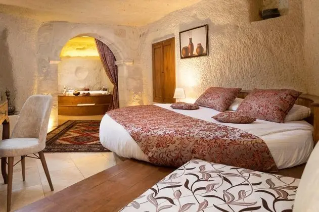 https://images.odamax.com/img/1024x768/odamax/image/upload/Doors_Of_Cappadocia_202509101546093_10.jpg