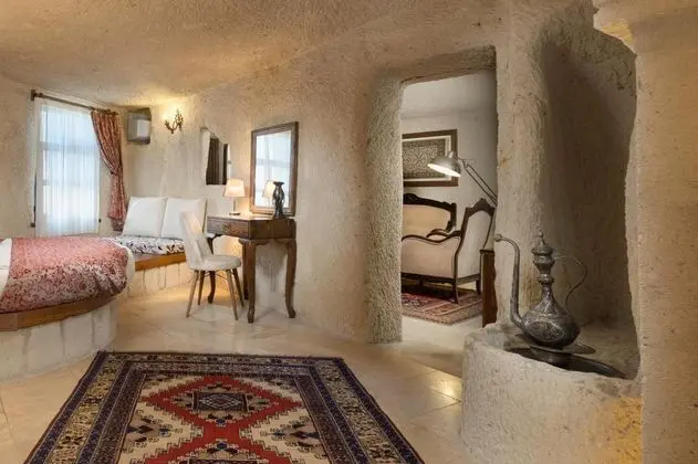 https://images.odamax.com/img/1024x768/odamax/image/upload/Doors_Of_Cappadocia_202509101546126_14.jpg