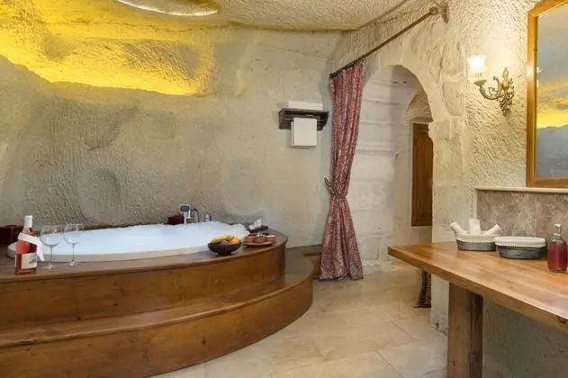 https://images.odamax.com/img/1024x768/odamax/image/upload/Doors_Of_Cappadocia_202509101546151_18.jpg