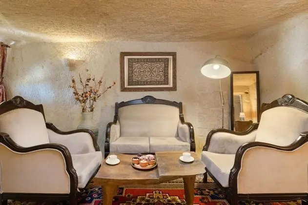 https://images.odamax.com/img/1024x768/odamax/image/upload/Doors_Of_Cappadocia_202509101551151_1.jpg