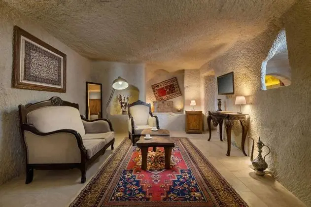 https://images.odamax.com/img/1024x768/odamax/image/upload/Doors_Of_Cappadocia_202509101551160_3.jpg