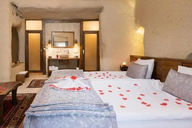 https://images.odamax.com/img/1024x768/odamax/image/upload/Doors_Of_Cappadocia_202509101552526_3.jpg