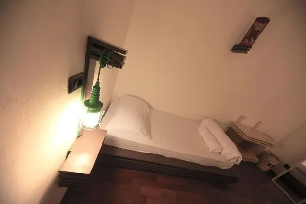 Üç Kişilik Oda, Ortak Banyo