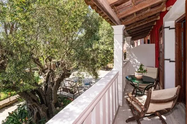 Family Oda, Bahçe Manzaralı