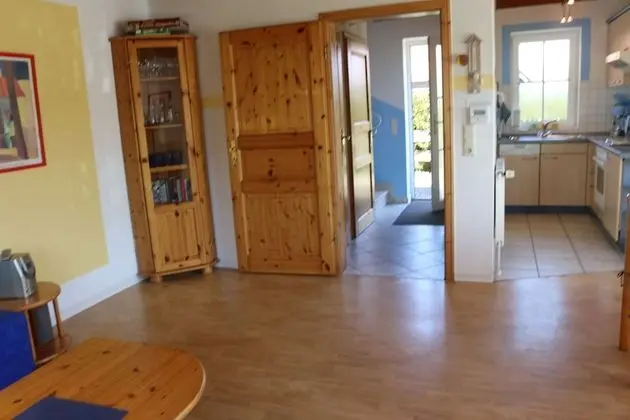 Ev (Zum Hallenbad 19)