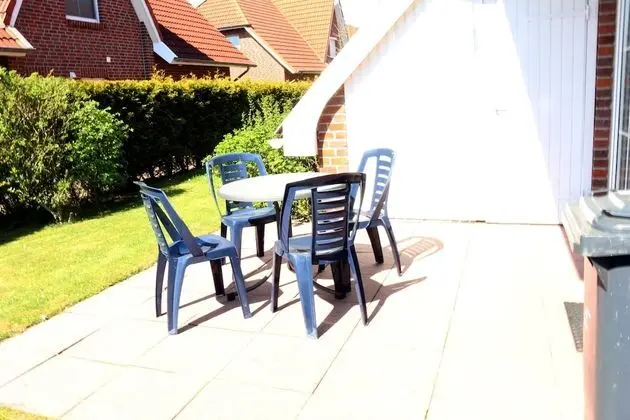 Ev (Zum Hallenbad 19)