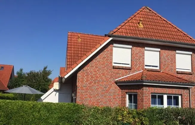 Ev (Zum Hallenbad 19)