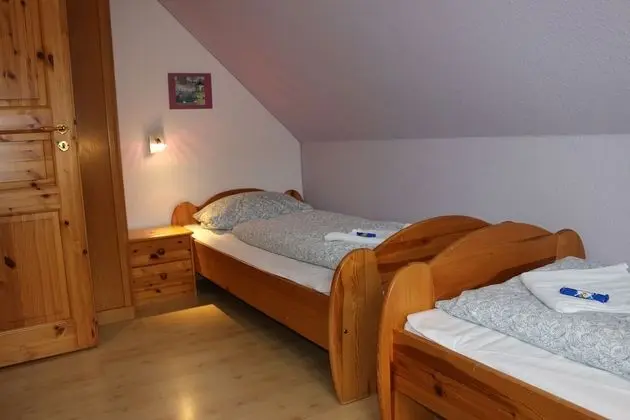 Ev (Zum Hallenbad 31)