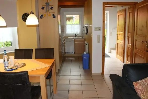 Ev (Zum Hallenbad 31)