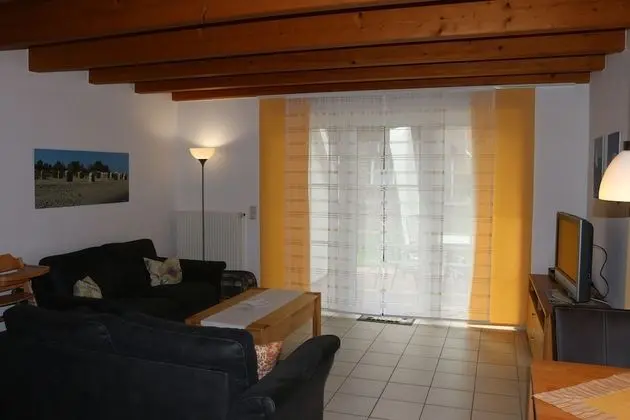 Ev (Zum Hallenbad 31)